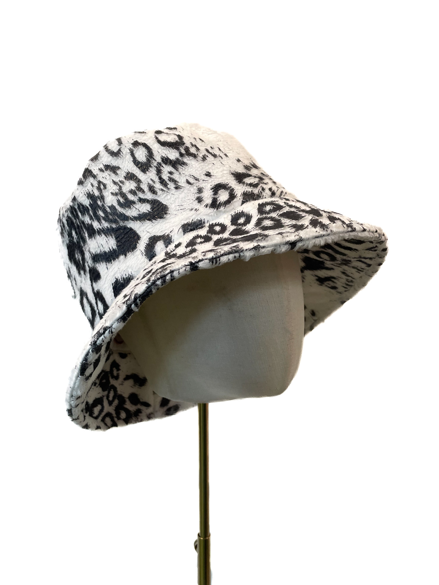 Bucket hat, white leopard faux fur 57cm - Image 2