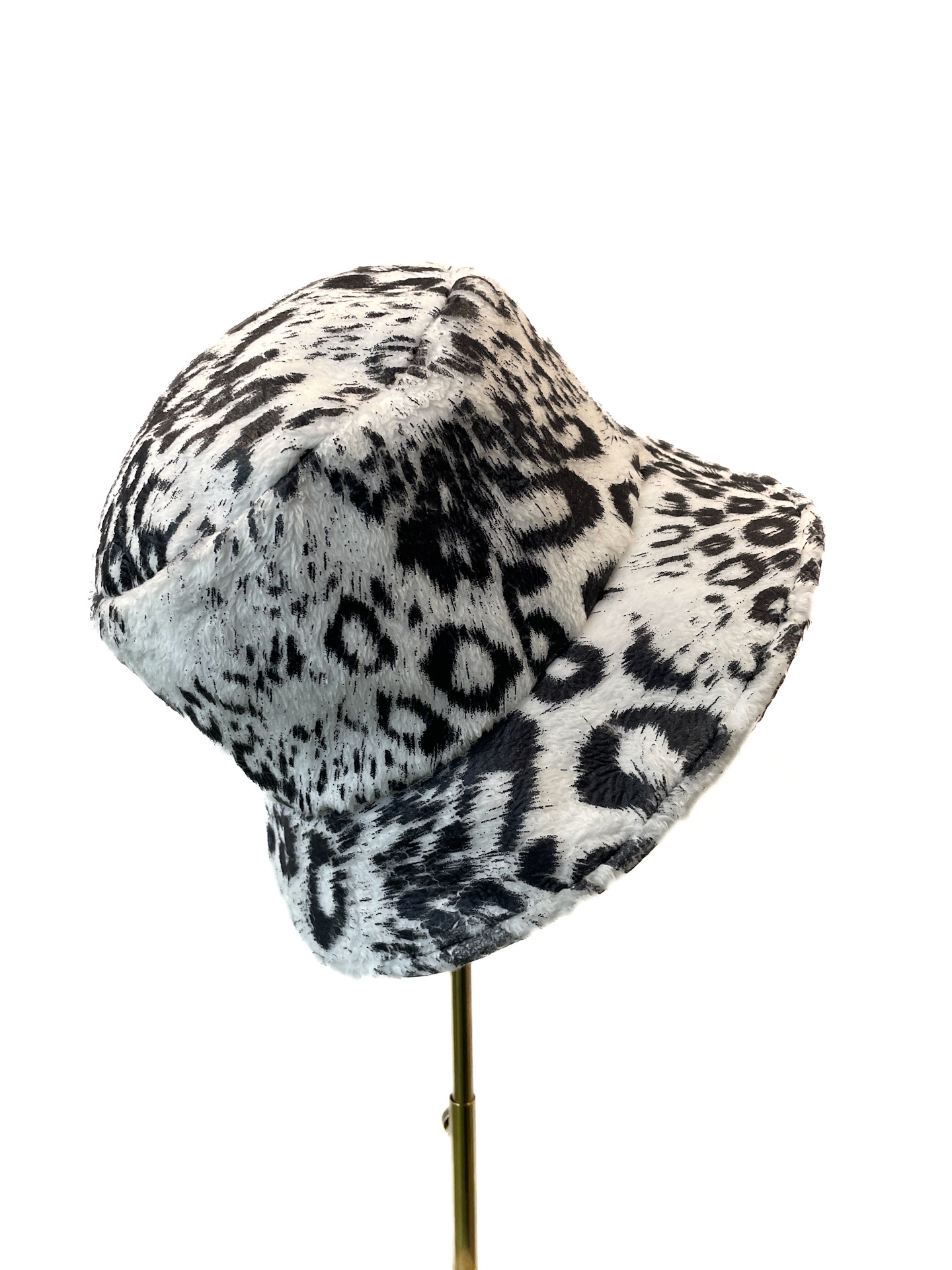 Bucket hat, white leopard faux fur 57cm - Image 3